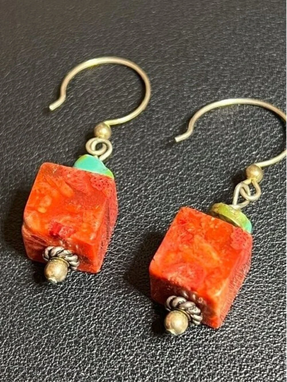 B6590 Artisan Spiny Oyster Turquoise Dangle Earrings Sterling Silver *unmarked